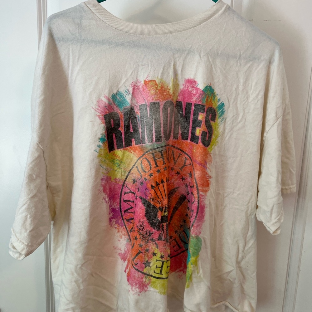 Men’s cropped urban outfitters te